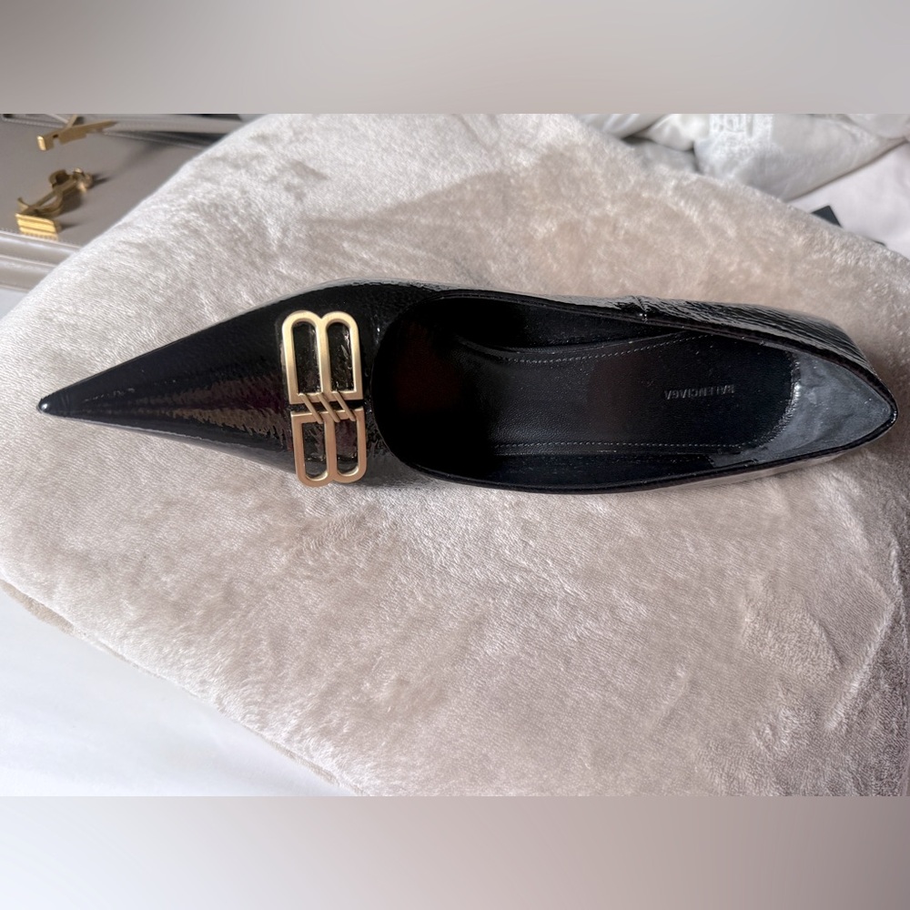 Brand new Balenciaga size 40 pump